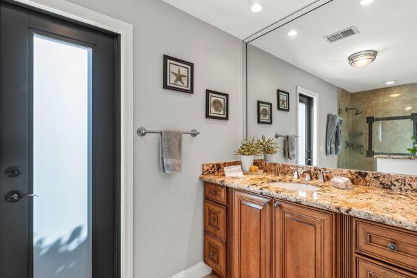 Bathroom, Interior, Recessed Lighting