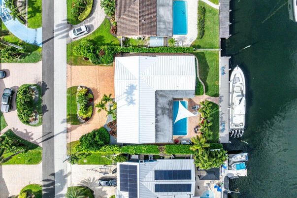 Exterior, Drone