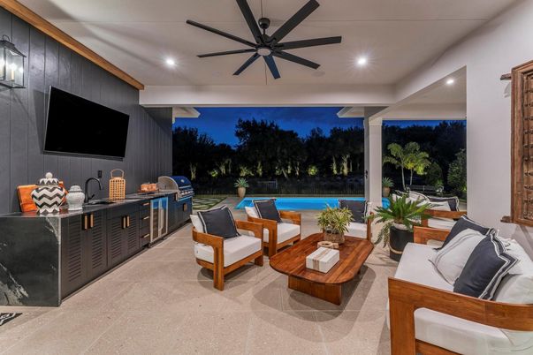 Exterior, Living room, Pool, Recessed Lighting