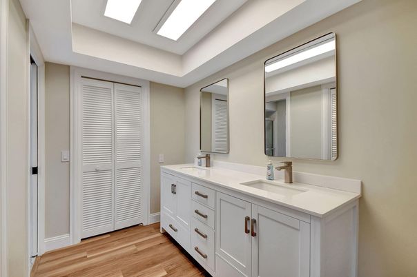 Bathroom, Dual Sink Vanities, Interior, Wood Texture Flooring