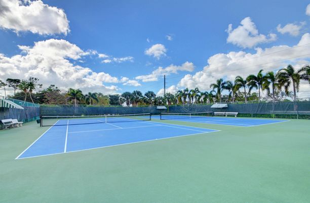Exterior, Tennis Courts