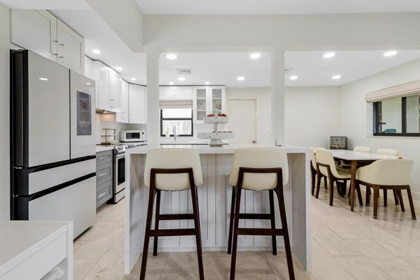 Dining room, Interior, Kitchen, Recessed Lighting