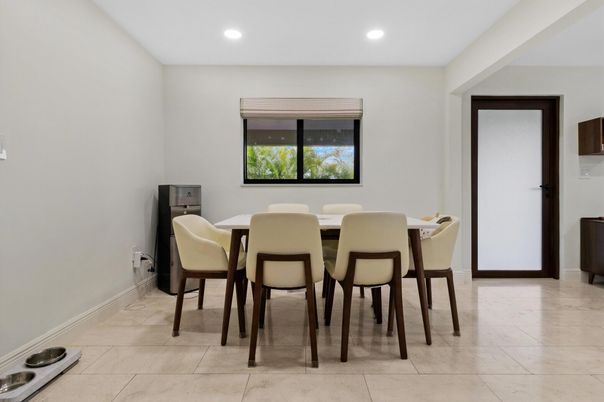 Dining room, Interior, Recessed Lighting