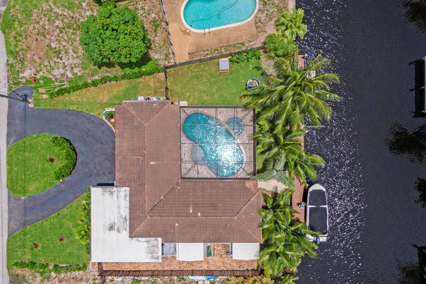 Exterior, Drone