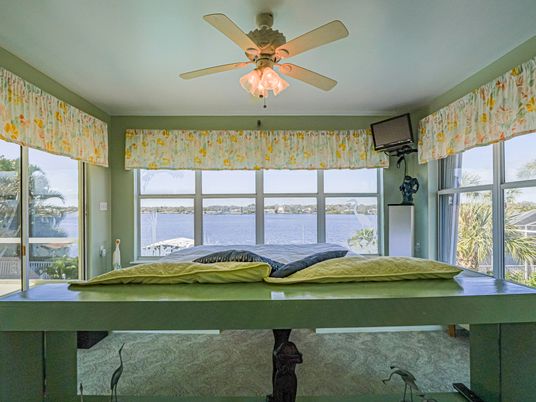 Bedroom, Interior, Water