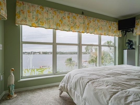 Bedroom, Interior, Water