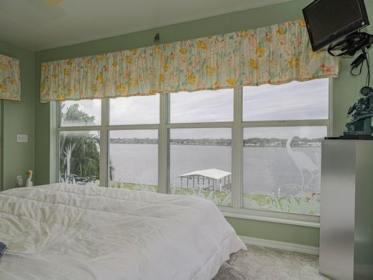 Bedroom, Interior, Water