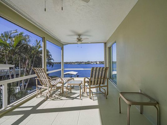 Interior, Sun Room, Water