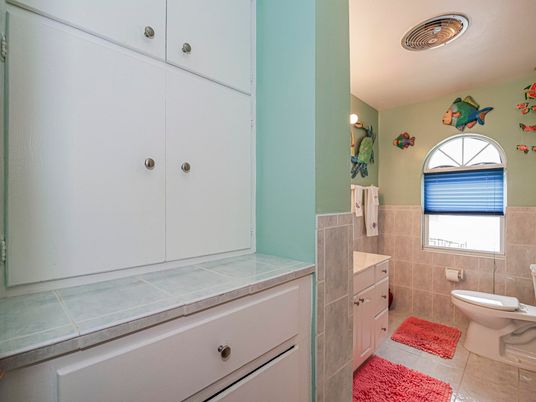 Bathroom, Interior, Tile Countertops