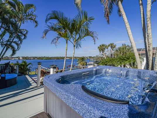 Exterior, Hot Tub, Lake