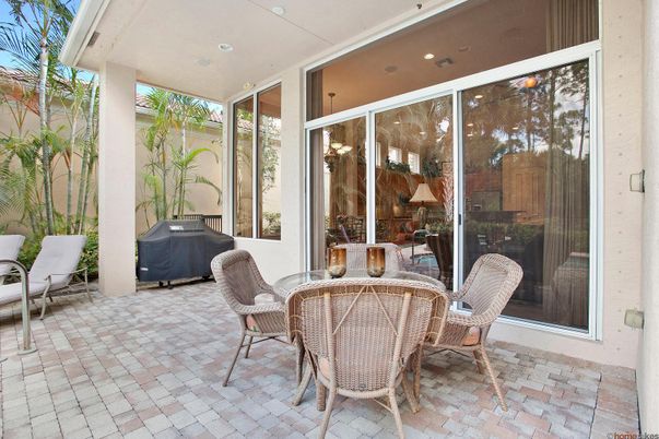 Dining room, Exterior