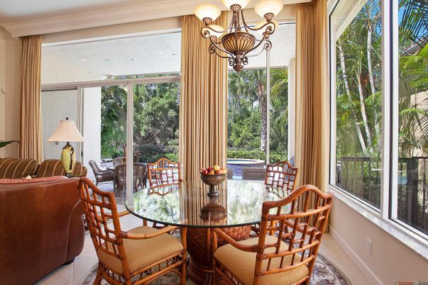 Chandelier, Dining room, Interior