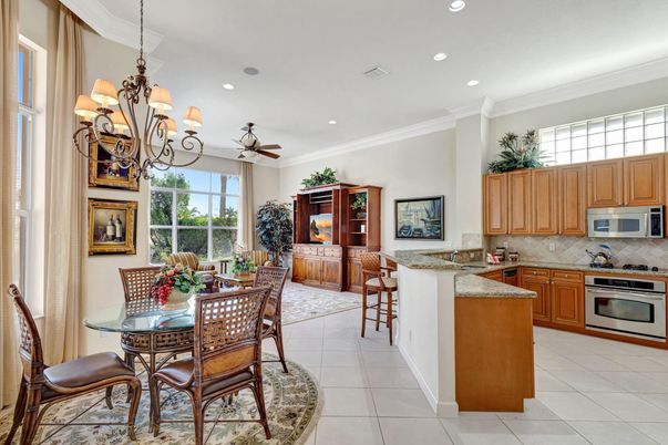 Chandelier, Dining room, Interior, Kitchen, Recessed Lighting