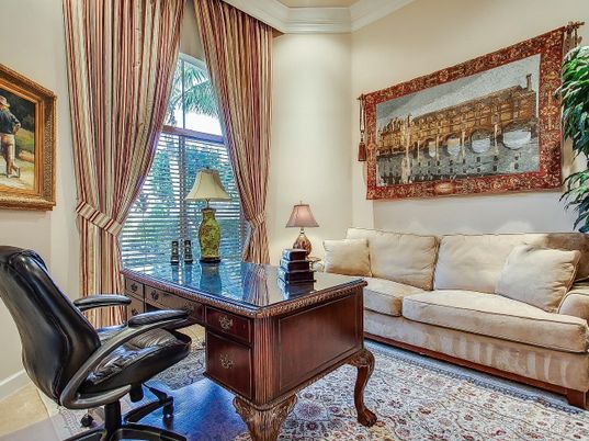 Home Office, Interior