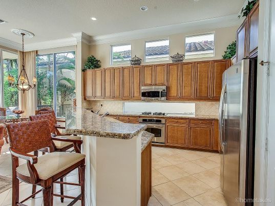 Dining room, Interior, Kitchen, Pendant Lights, Recessed Lighting, Stainless Steel Appliances