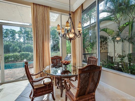 Chandelier, Dining room, Interior, Pendant Lights