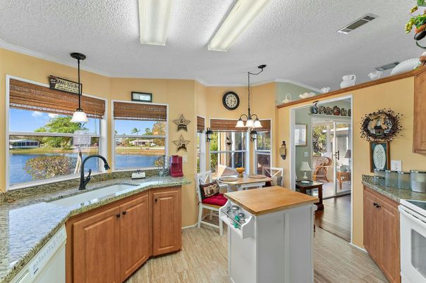 Dining room, Interior, Kitchen, Pendant Lights, Water