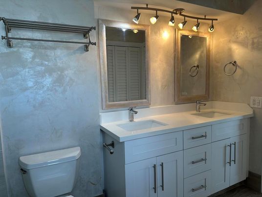 Bathroom, Dual Sink Vanities, Interior