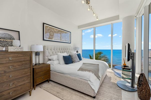 Bedroom, Interior, Water