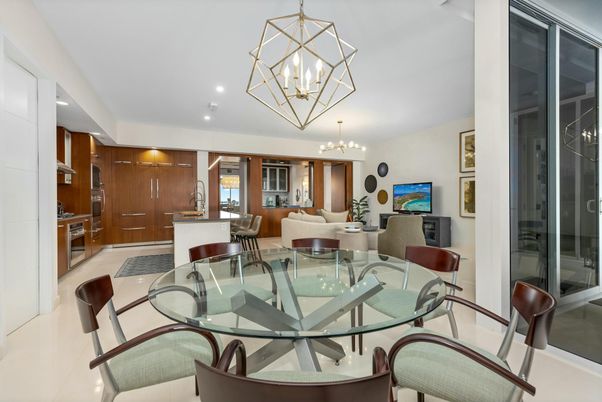 Chandelier, Dining room, Interior, Living room, Pendant Lights, Recessed Lighting