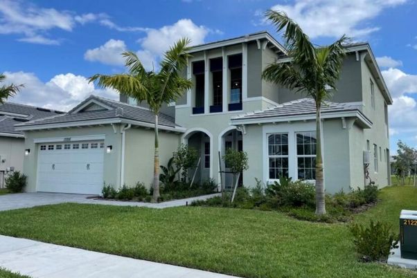 Attached, Exterior, Facade, Modern