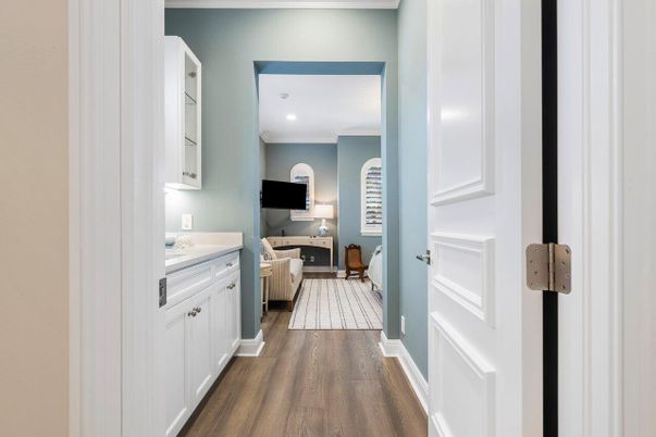 Interior, Recessed Lighting, Wood Texture Flooring