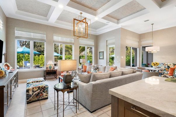 Chandelier, Dining room, Interior, Living room, Pendant Lights, Recessed Lighting