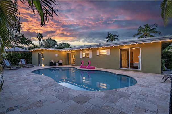 Exterior, Pool