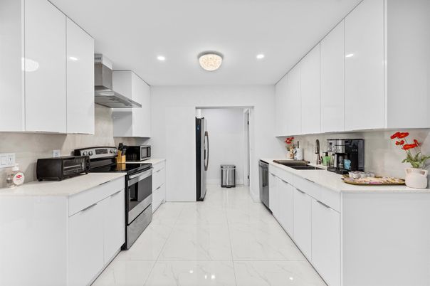 Interior, Kitchen, Marble, Recessed Lighting, Stainless Steel Appliances