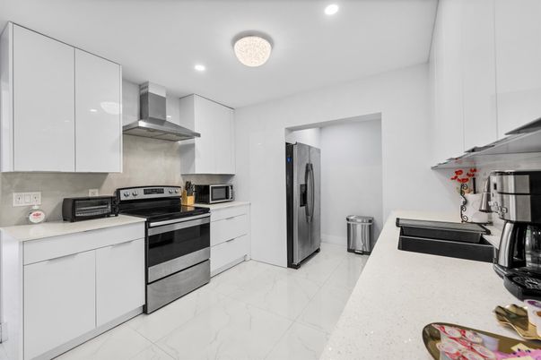Interior, Kitchen, Marble, Recessed Lighting, Stainless Steel Appliances