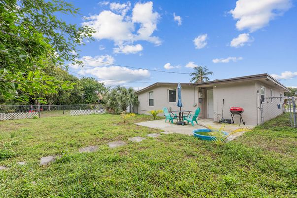 Backyard, Exterior, Playground