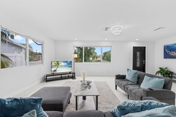 Chandelier, Interior, Living room, Recessed Lighting
