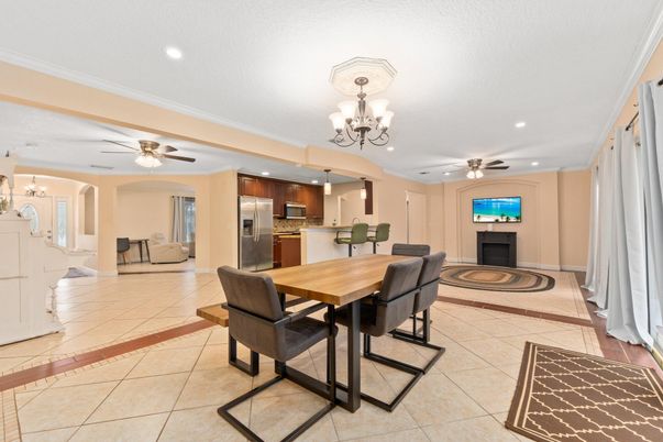 Chandelier, Dining room, Interior, Kitchen, Recessed Lighting, Stainless Steel Appliances