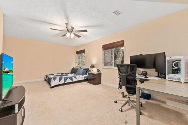 Home Office, Interior
