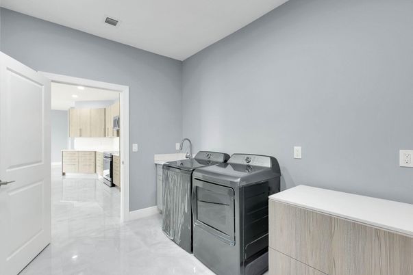 Interior, Recessed Lighting, Washer