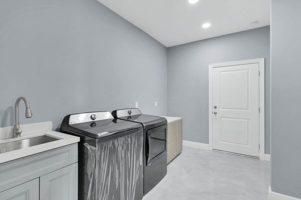 Interior, Recessed Lighting, Washer