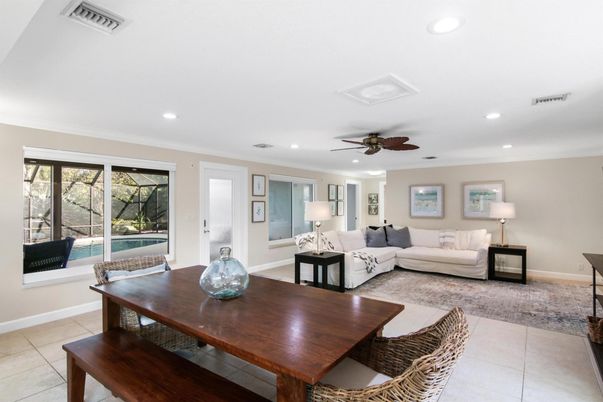 Dining room, Interior, Living room, Recessed Lighting