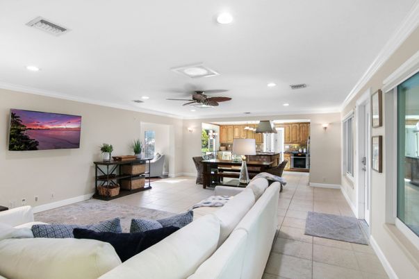 Dining room, Interior, Kitchen, Living room, Recessed Lighting