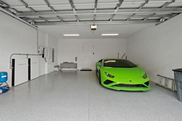 Garage, Interior