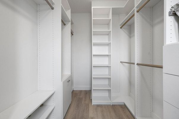 Interior, Walk-in Closets, Wood Texture Flooring