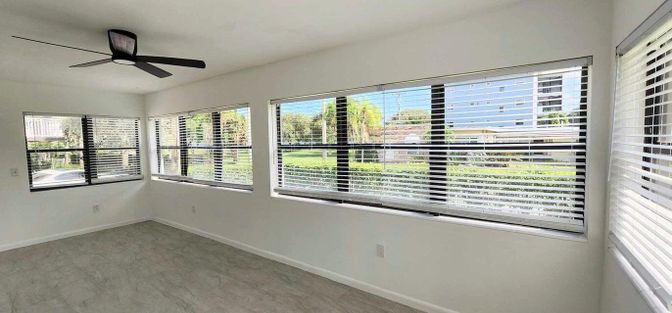 Empty room, Interior