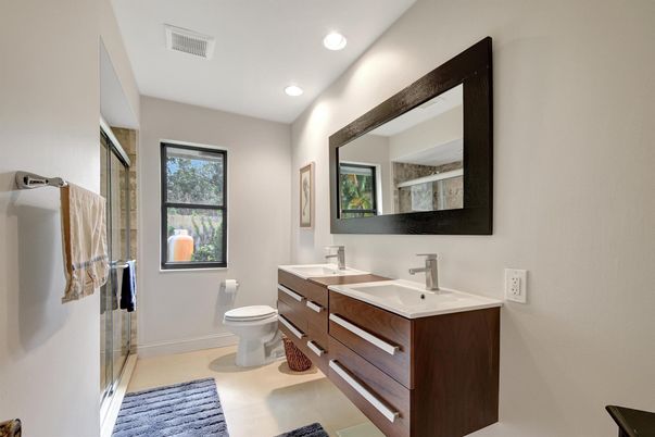 Bathroom, Dual Sink Vanities, Interior, Recessed Lighting