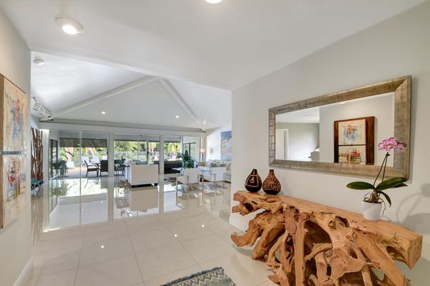 Dining room, Interior, Recessed Lighting