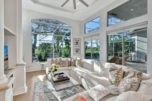 Interior, Living room, Recessed Lighting, Sun Room, Wood Texture Flooring
