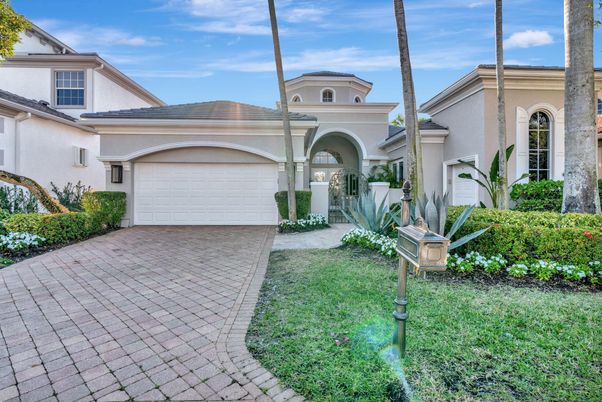 Attached, Exterior, Facade, Mediterranean