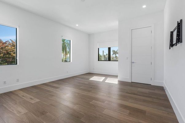 Empty room, Interior, Recessed Lighting, Wood Texture Flooring