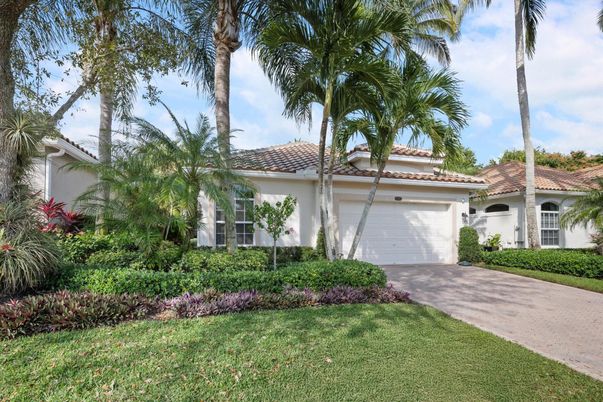Attached, Exterior, Facade, Spanish Mediterranean