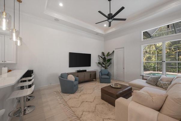 Interior, Living room, Pendant Lights, Recessed Lighting