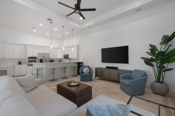 Interior, Kitchen, Living room, Pendant Lights, Recessed Lighting, Stainless Steel Appliances
