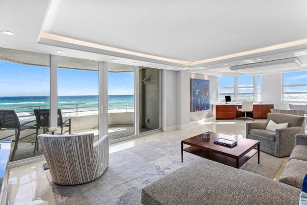 Interior, Living room, Recessed Lighting, Water